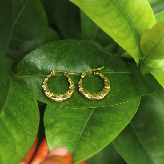 Short Circle Stud