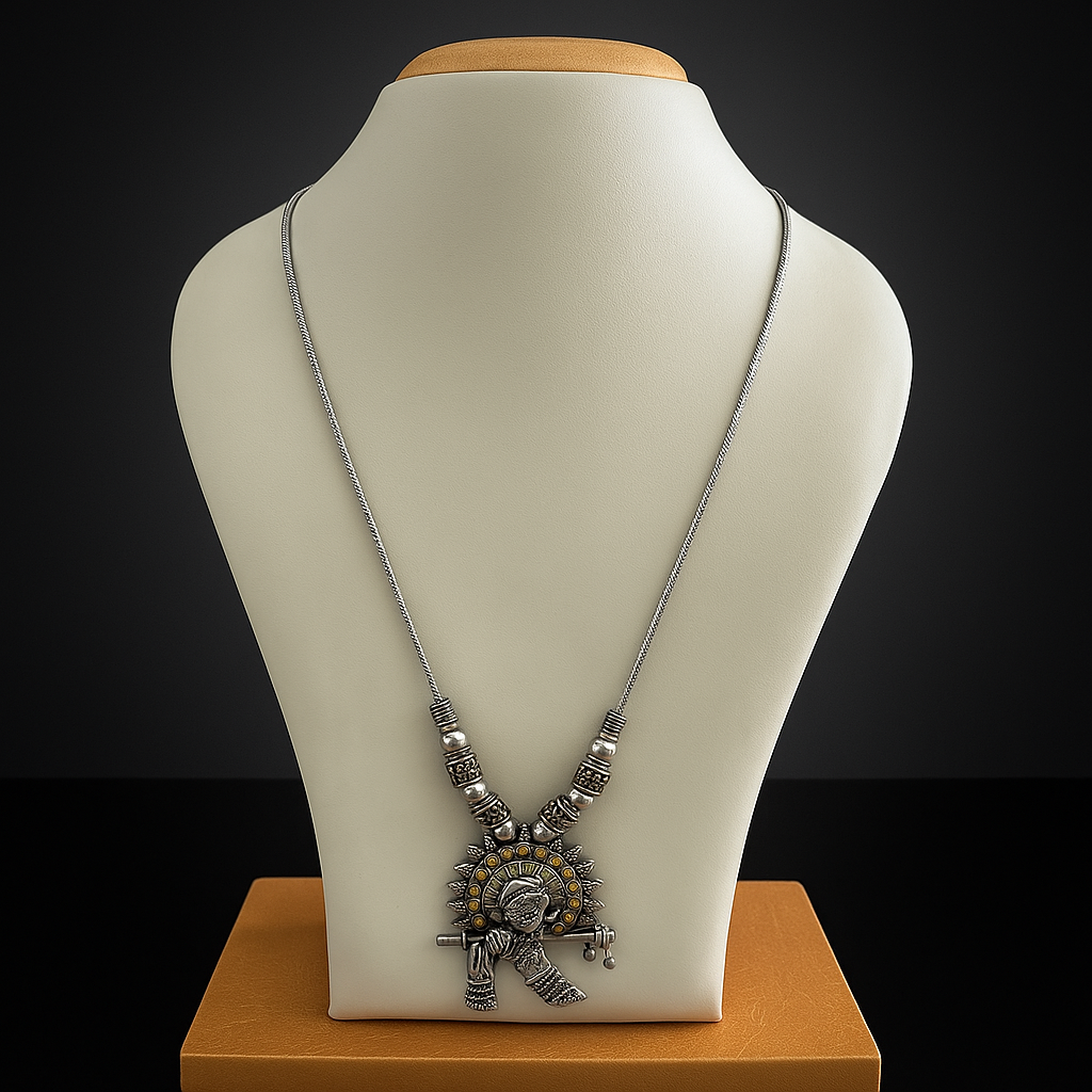 Hand with flute oxidised chain